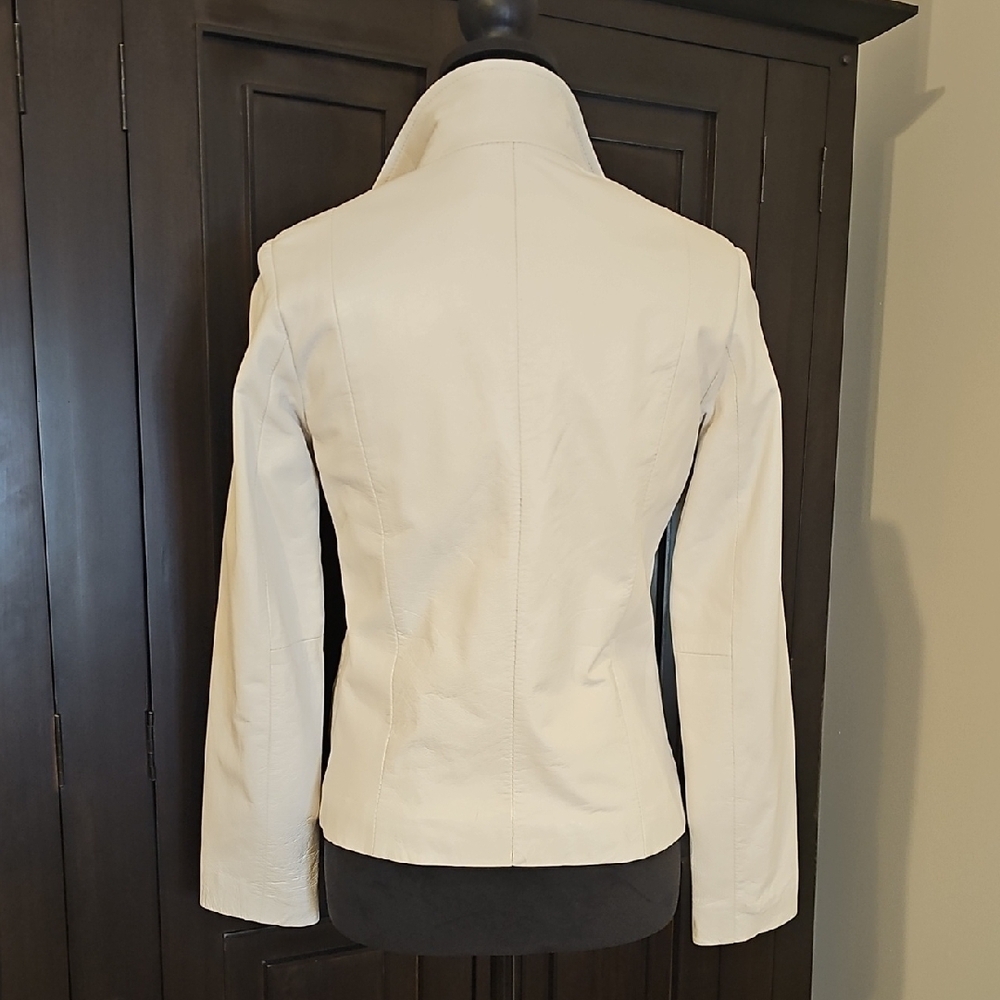 Women's White Italian Leather Jacket - Picture 7 of 17